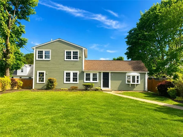 $579,999 | 52 Pleasant View Road, Warwick, RI 02888