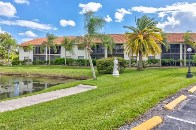 $3,300 | 2275 South McCall Road, Unit 104, Englewood, FL 34224