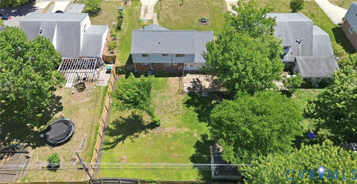 1310 Andover Road Henrico, VA 23229 - Photo 6 of 43 Expansive rear yard featuring mature trees and a w