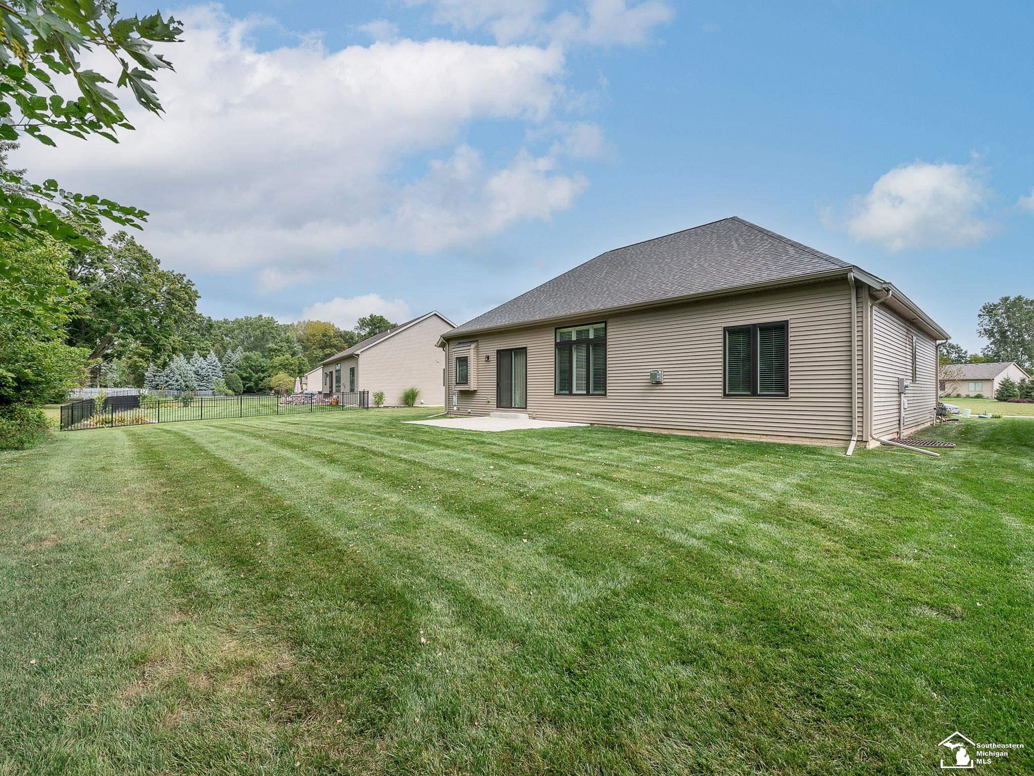 545 Rose Crest Monroe, MI 48162 - Photo 33 of 44