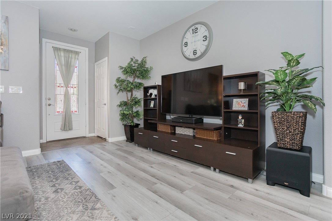 11183 Ranch Valley Street Las Vegas, NV 89179 - Photo 4 of 38 Gallery Image 4