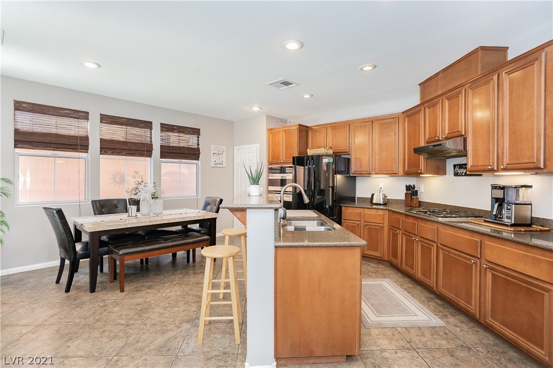 11183 Ranch Valley Street Las Vegas, NV 89179 - Photo 6 of 38 Gallery Image 6