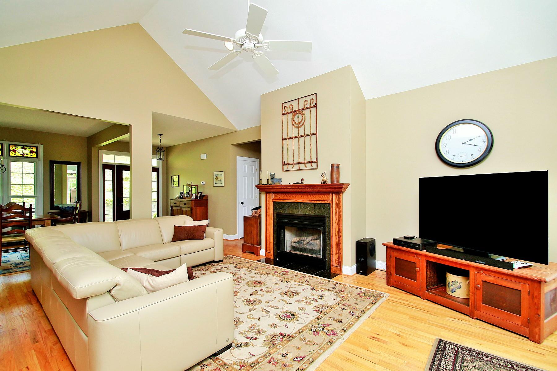 590 3 Quarter Point Road Wirtz, VA 24184 - Photo 14 of 46 Great Room 590