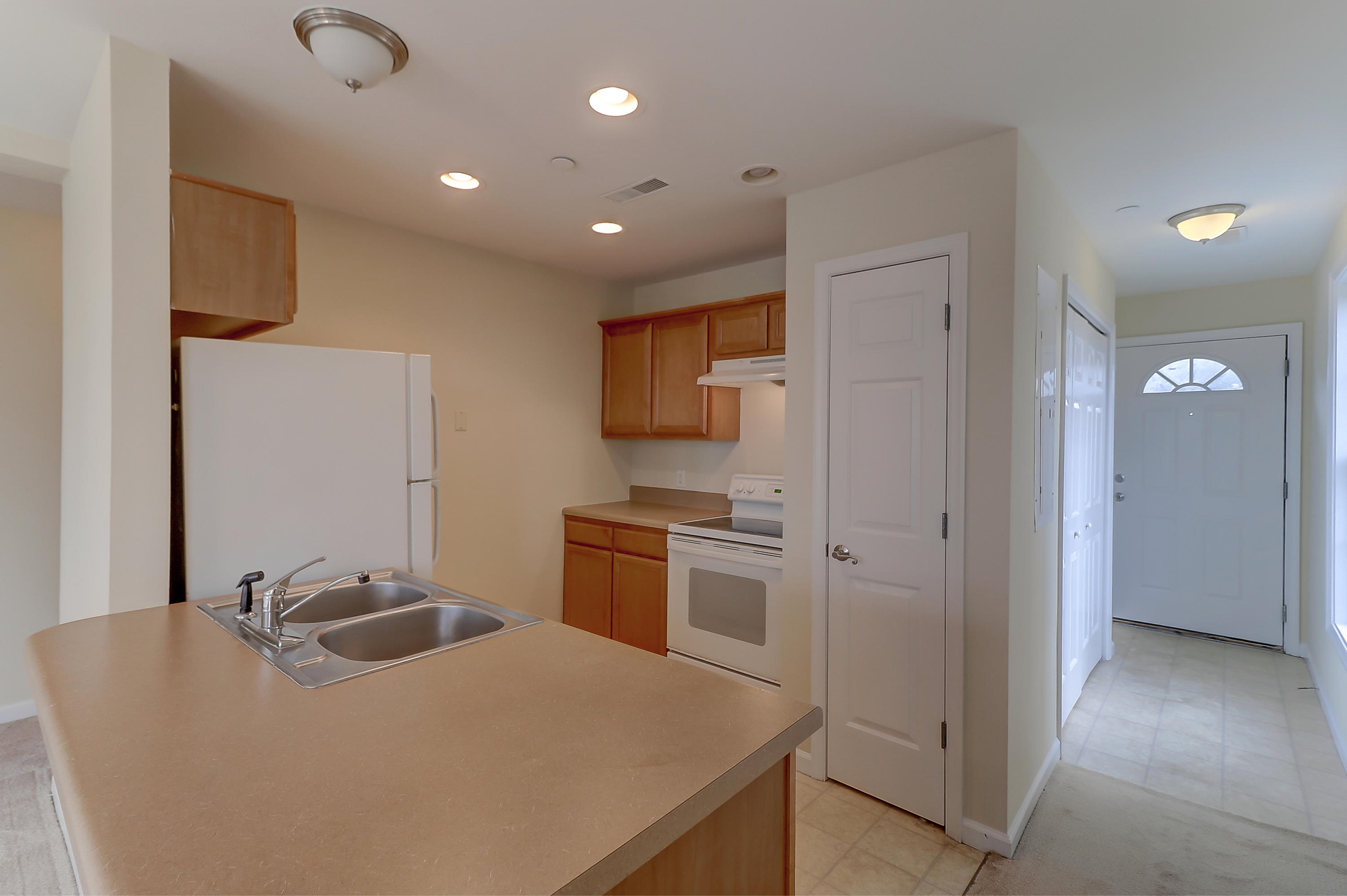 2262 Folly Road, Unit 2E Charleston, SC 29412 - Photo 10 of 33 2262 Folly Rd 2E (17)