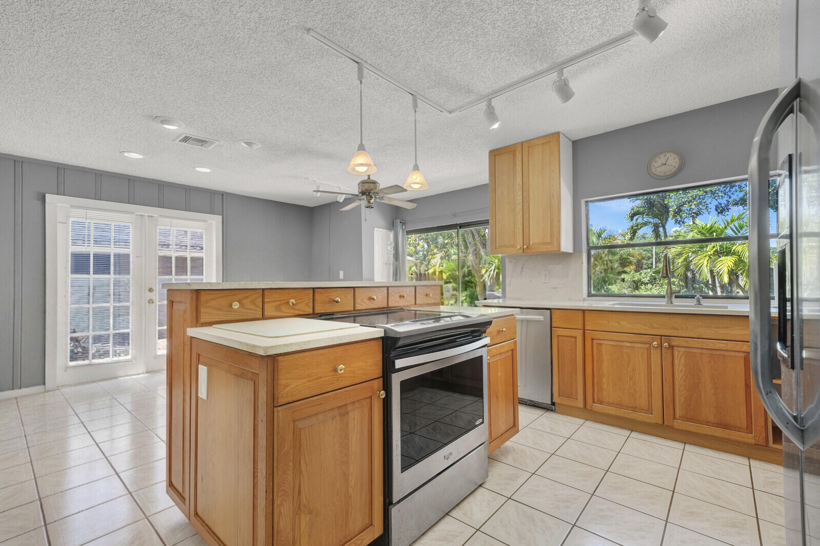 6599 Pond Apple Road Boca Raton, FL 33433 - Photo 12 of 32 Kitchen