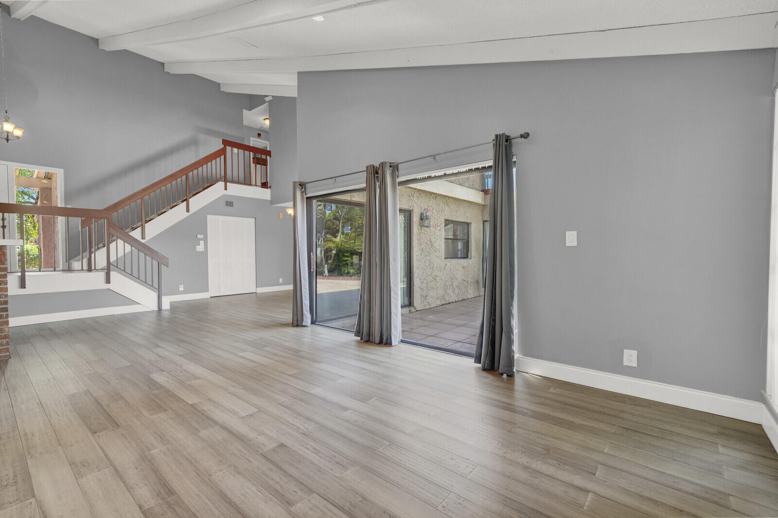 6599 Pond Apple Road Boca Raton, FL 33433 - Photo 22 of 32 Living Room