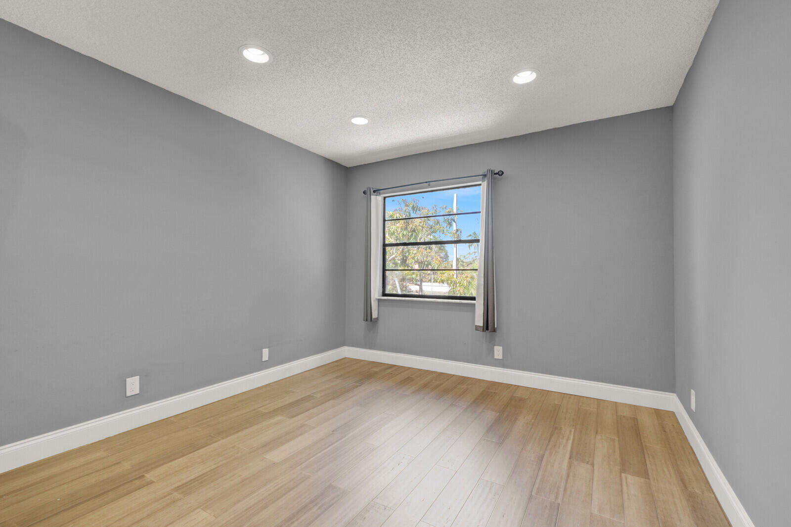 6599 Pond Apple Road Boca Raton, FL 33433 - Photo 28 of 32 Third Bedroom