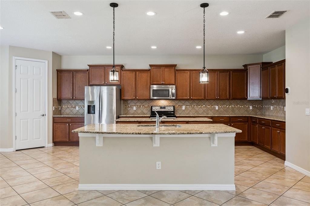 13328 Overstreet Road Windermere, FL 34786 - Photo 7 of 43