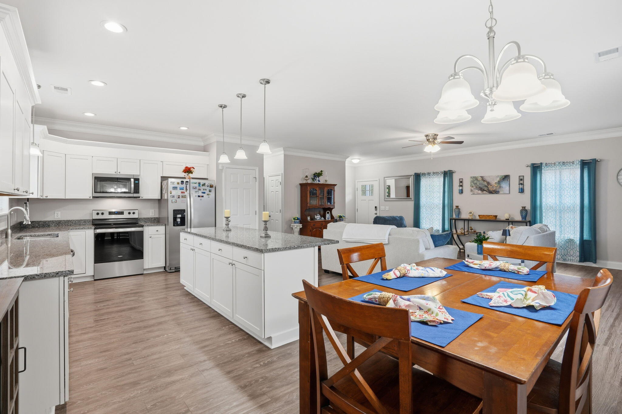 301 David Street St. George, SC 29477 - Photo 14 of 28 Kitchen /Dining