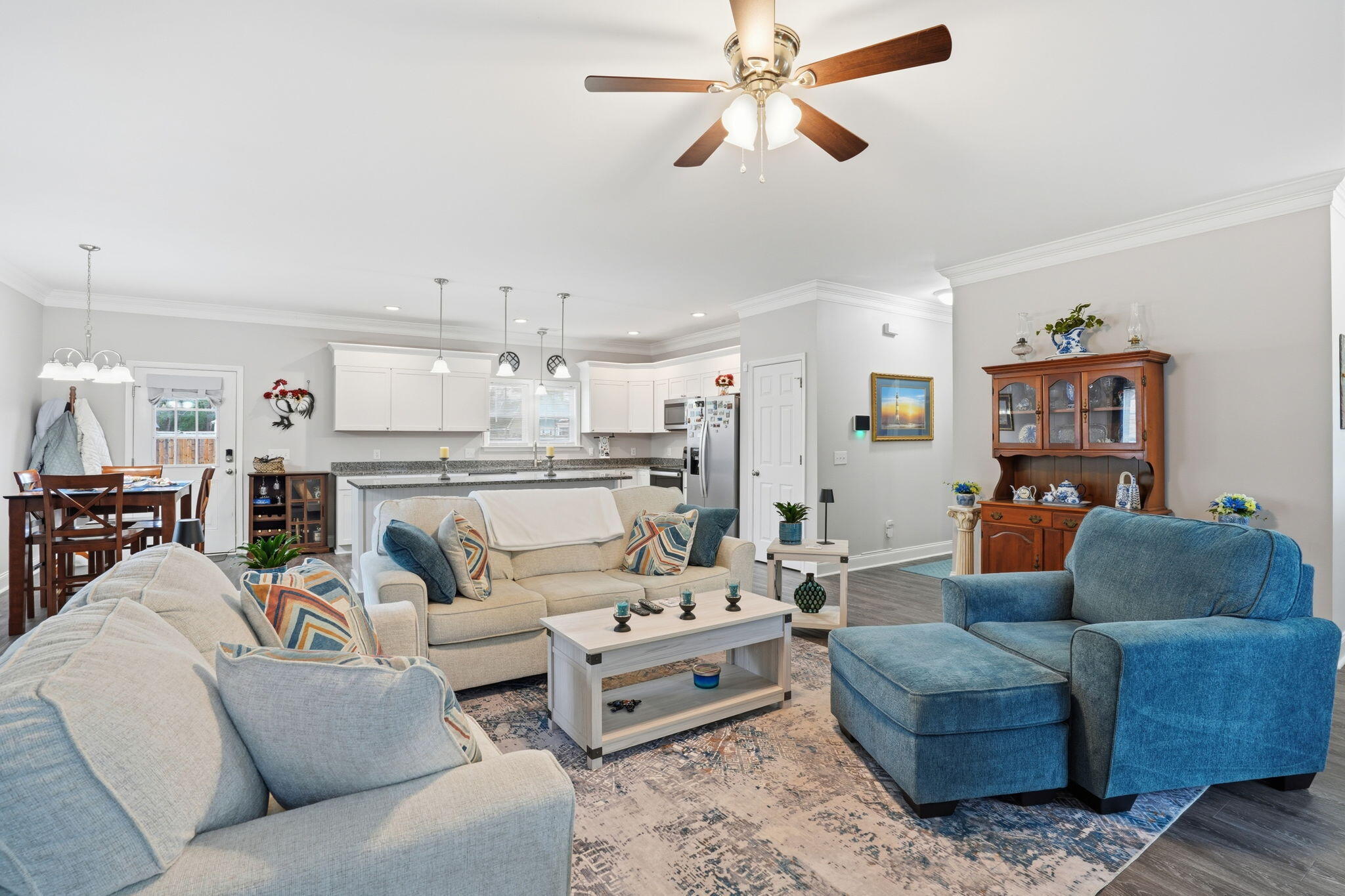301 David Street St. George, SC 29477 - Photo 7 of 28 Living Room