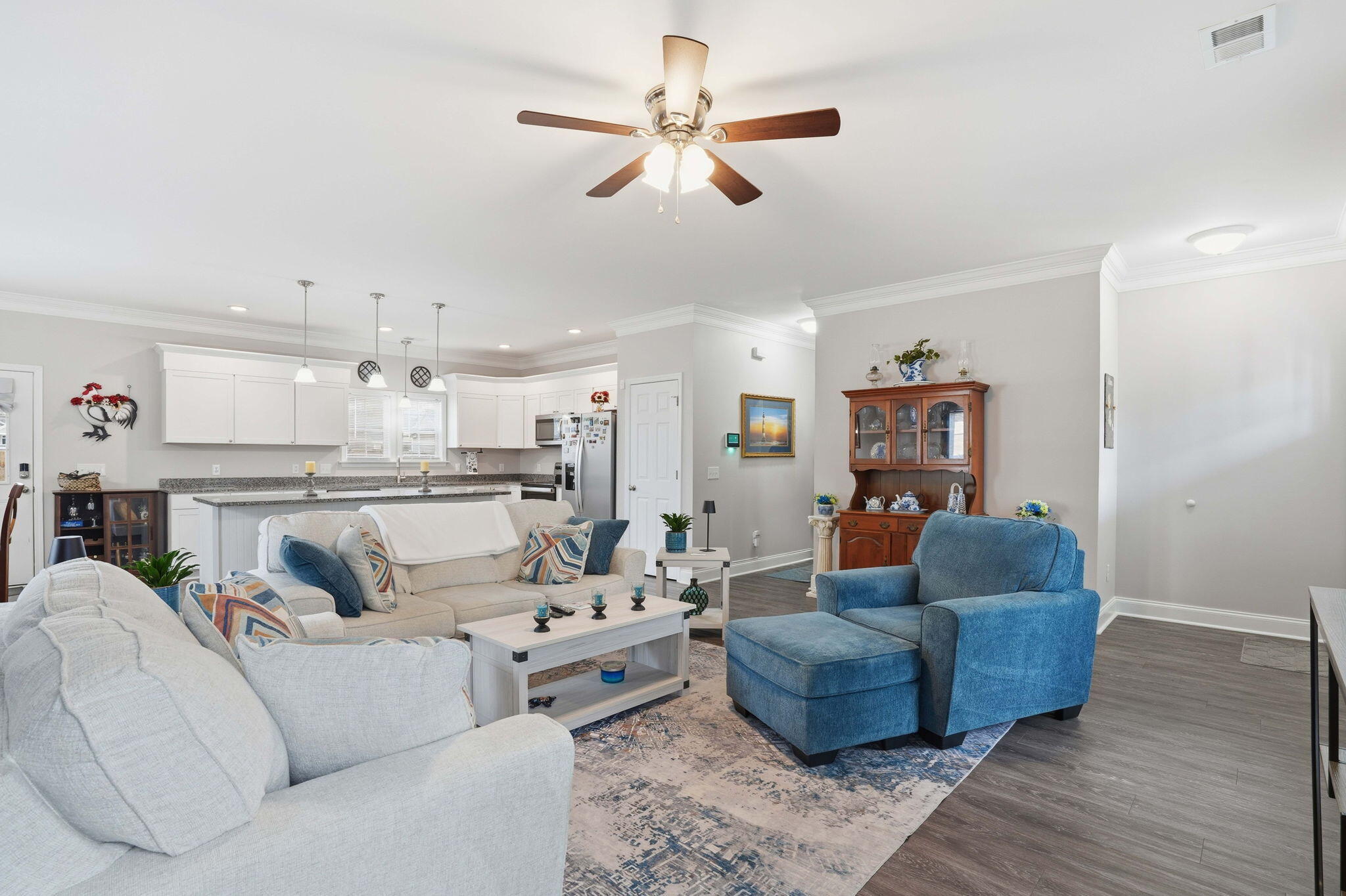 301 David Street St. George, SC 29477 - Photo 8 of 28 Living Room
