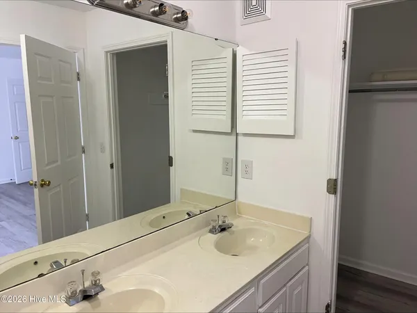 $1,200 | 2810 Mulberry Lane, Unit A, Greenville, NC 27858