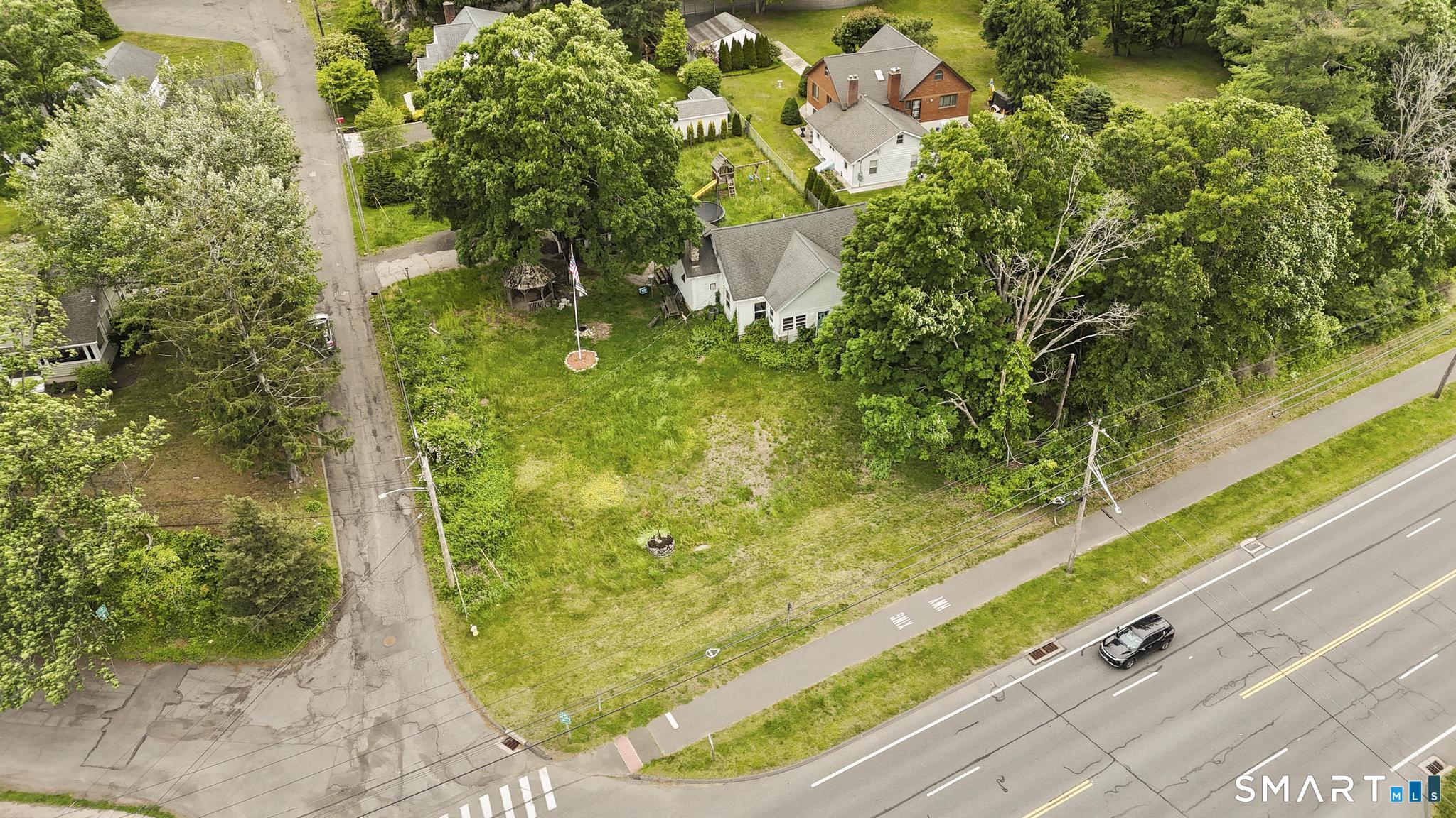 663 White Plains Road Trumbull, CT 06611 - Photo 6 of 32
