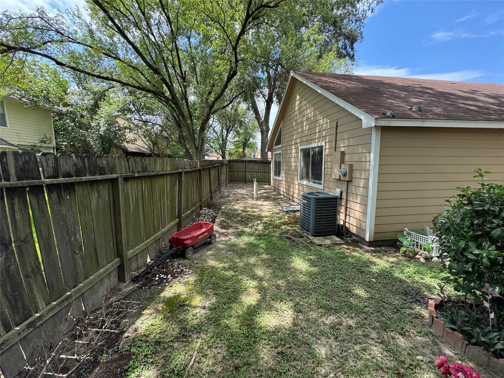 1511 Ridgebriar Drive Houston, TX 77014 - Photo 19 of 20 Gallery Image 19
