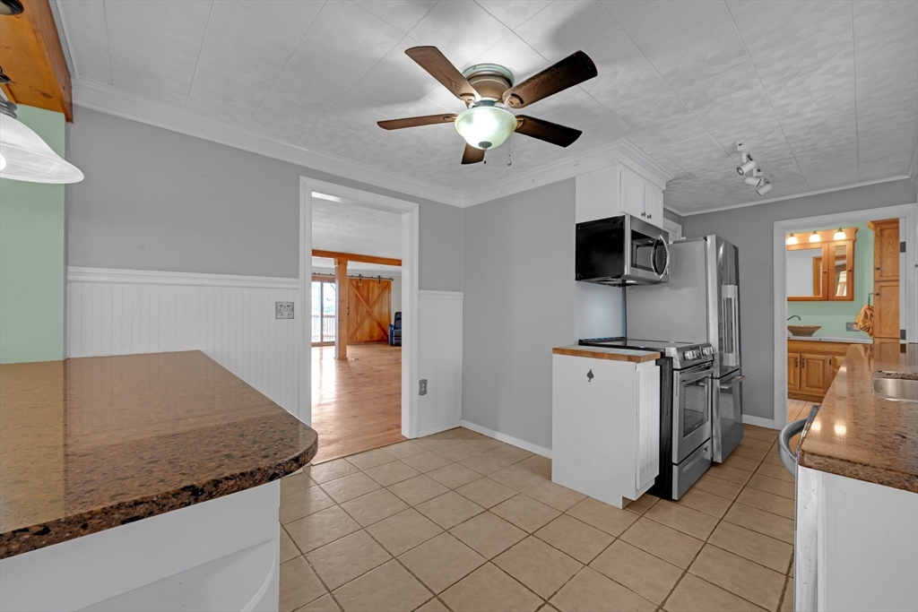 172 Stone Road East Brookfield, MA 01515 - Photo 5 of 29