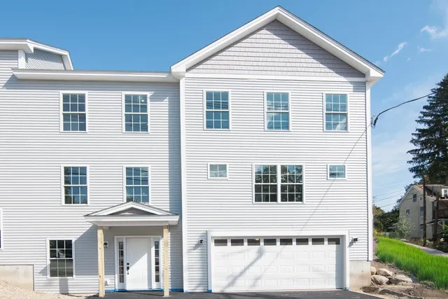 $3,500 | 575 Hall Street, Manchester, NH 03104