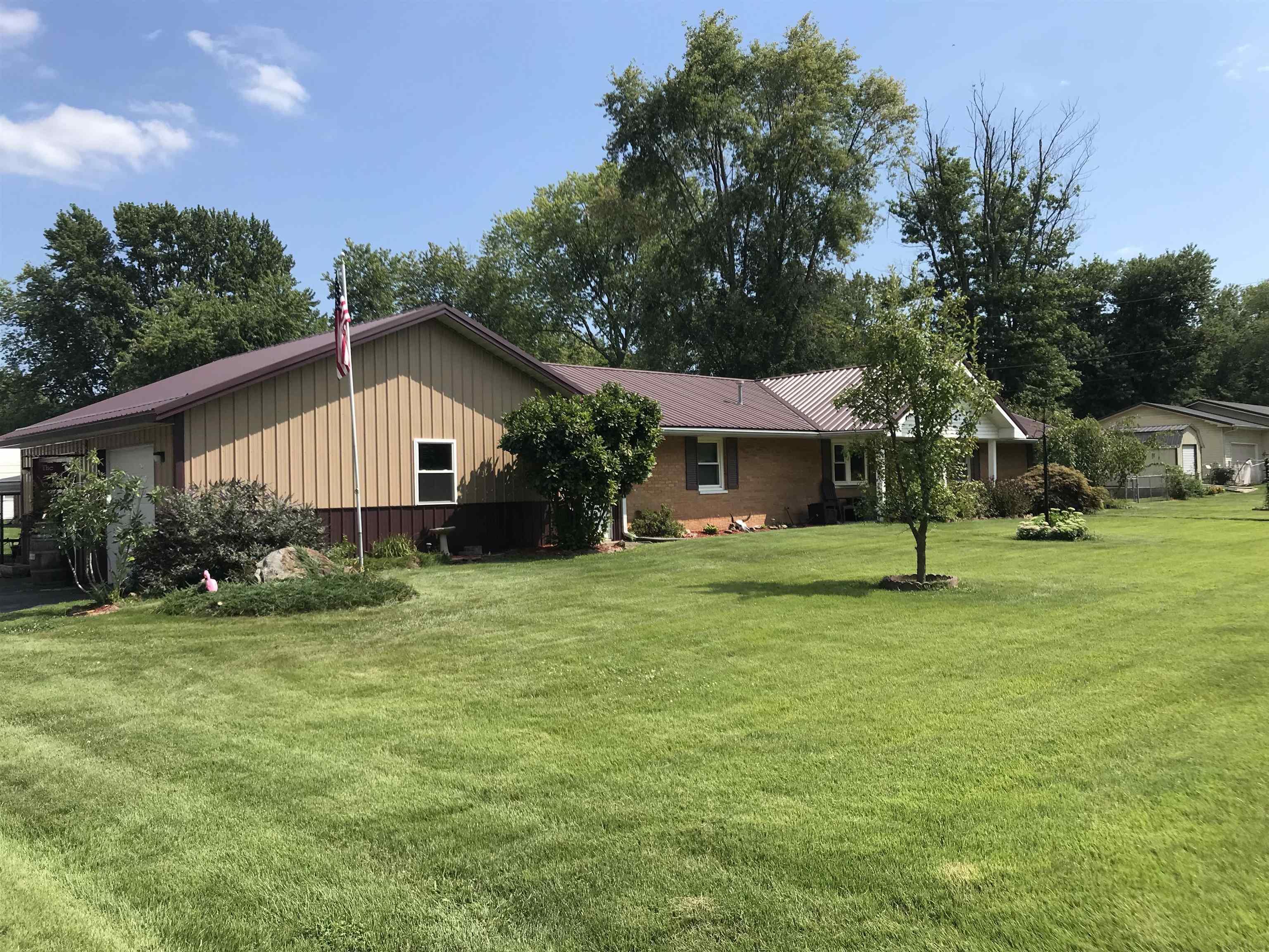 2158 South Sievers Road Vincennes, IN 47591 - Photo 2 of 29 Gallery Image 2