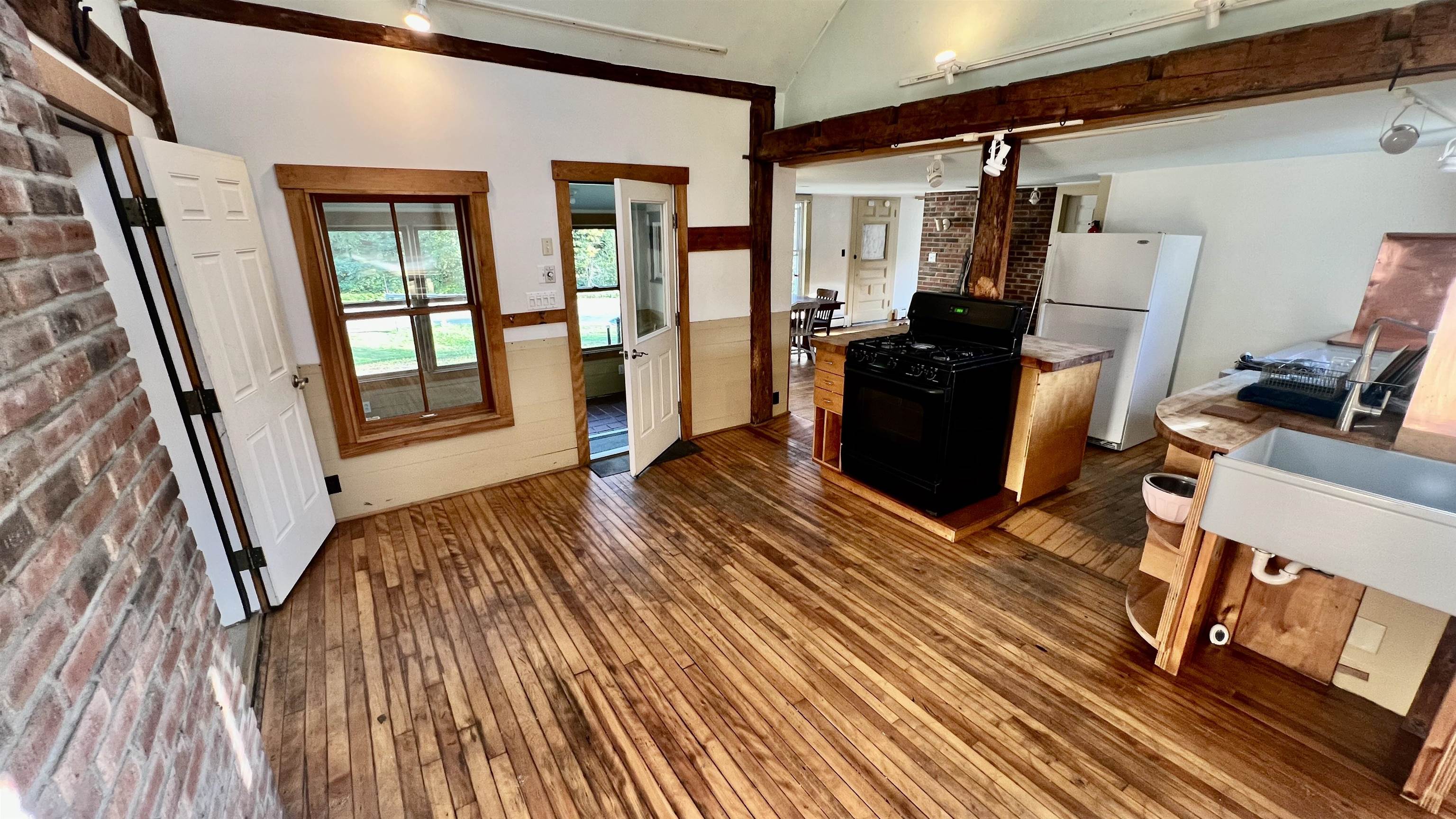 7 N Road Eden, VT 05653 - Photo 4 of 22