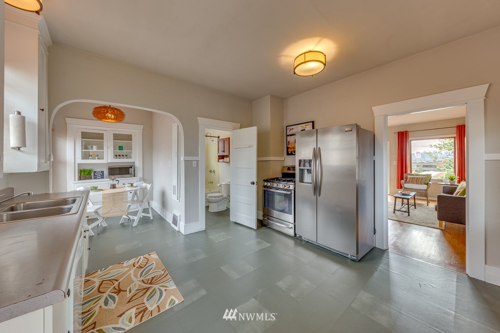 3516 Carr Place North Seattle, WA 98103 - Photo 11 of 25