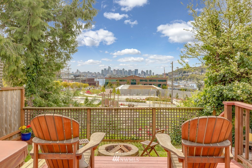 3516 Carr Place North Seattle, WA 98103 - Photo 5 of 25