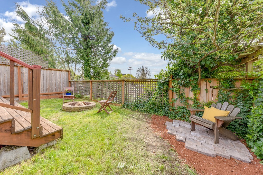 3516 Carr Place North Seattle, WA 98103 - Photo 7 of 25