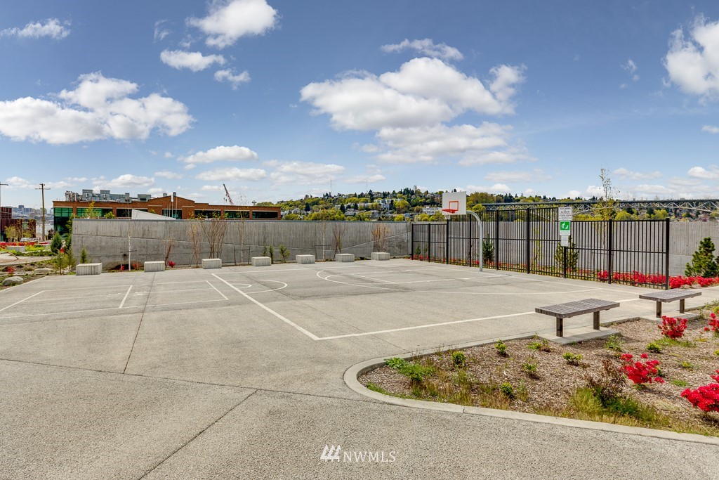 3516 Carr Place North Seattle, WA 98103 - Photo 10 of 25