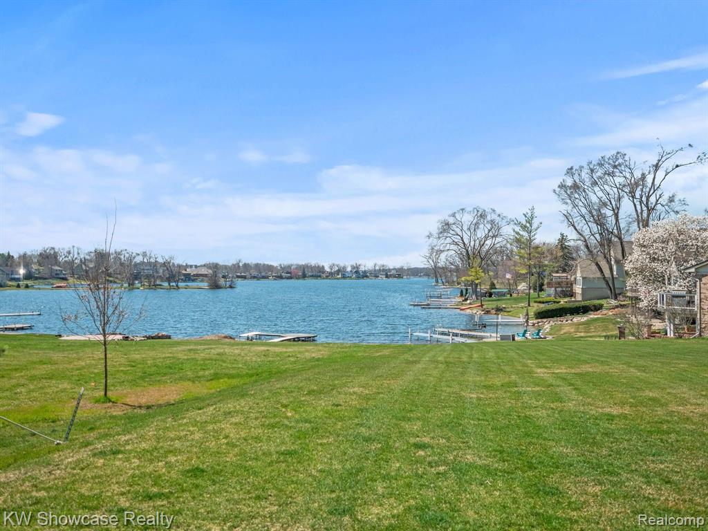 2547 South Commerce Road Wolverine Lake, MI 48390 - Photo 50 of 72