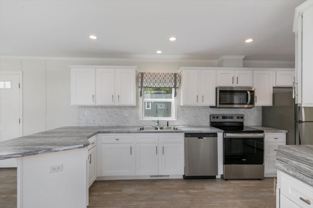 84 Caddy Drive Salem, NH 03079 - Photo 11 of 20