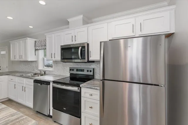 $270,000 | 84 Caddy Drive, Salem, NH 03079