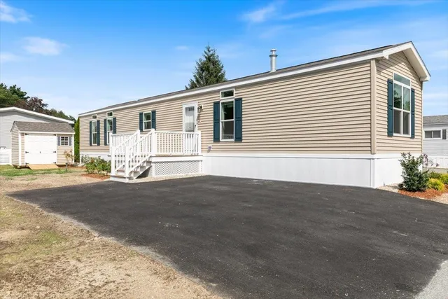 $270,000 | 84 Caddy Drive, Salem, NH 03079