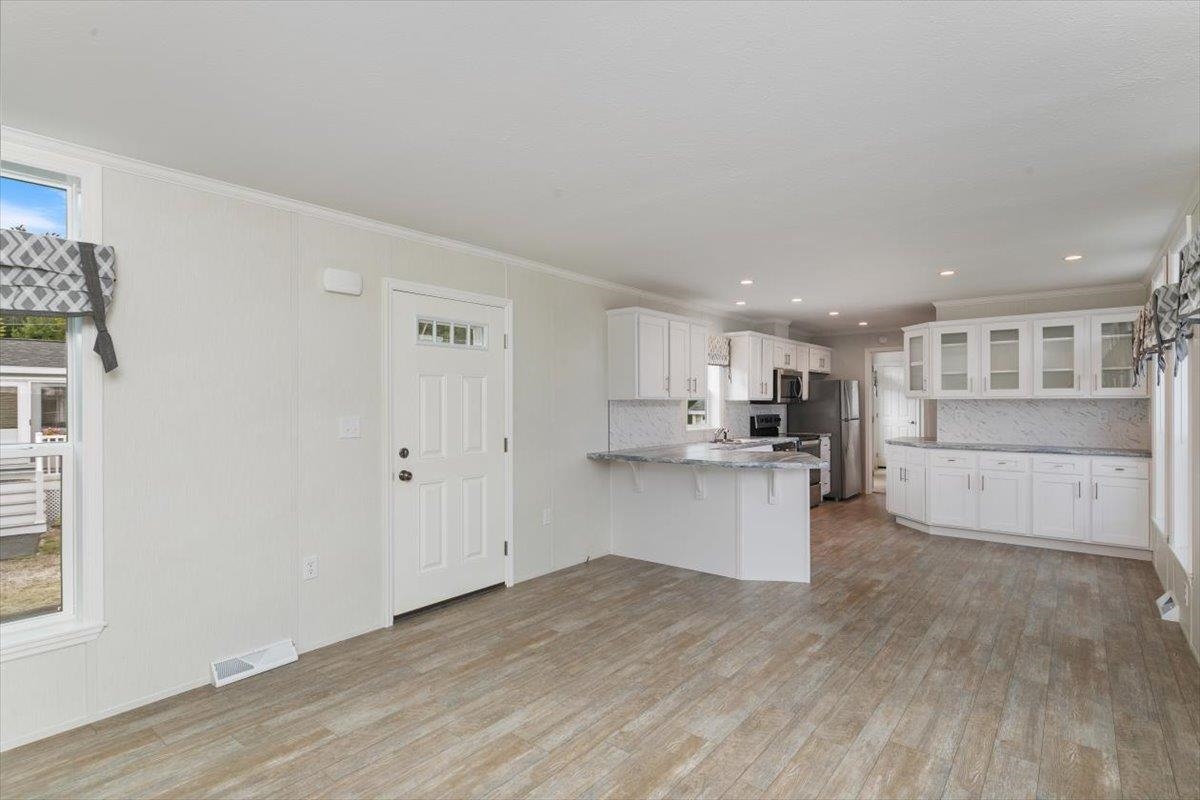 84 Caddy Drive Salem, NH 03079 - Photo 7 of 20