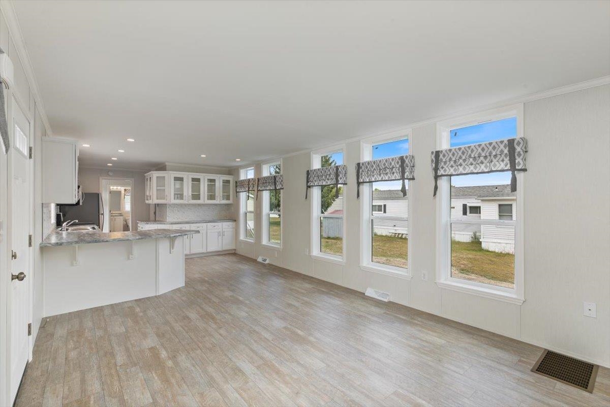 84 Caddy Drive Salem, NH 03079 - Photo 8 of 20