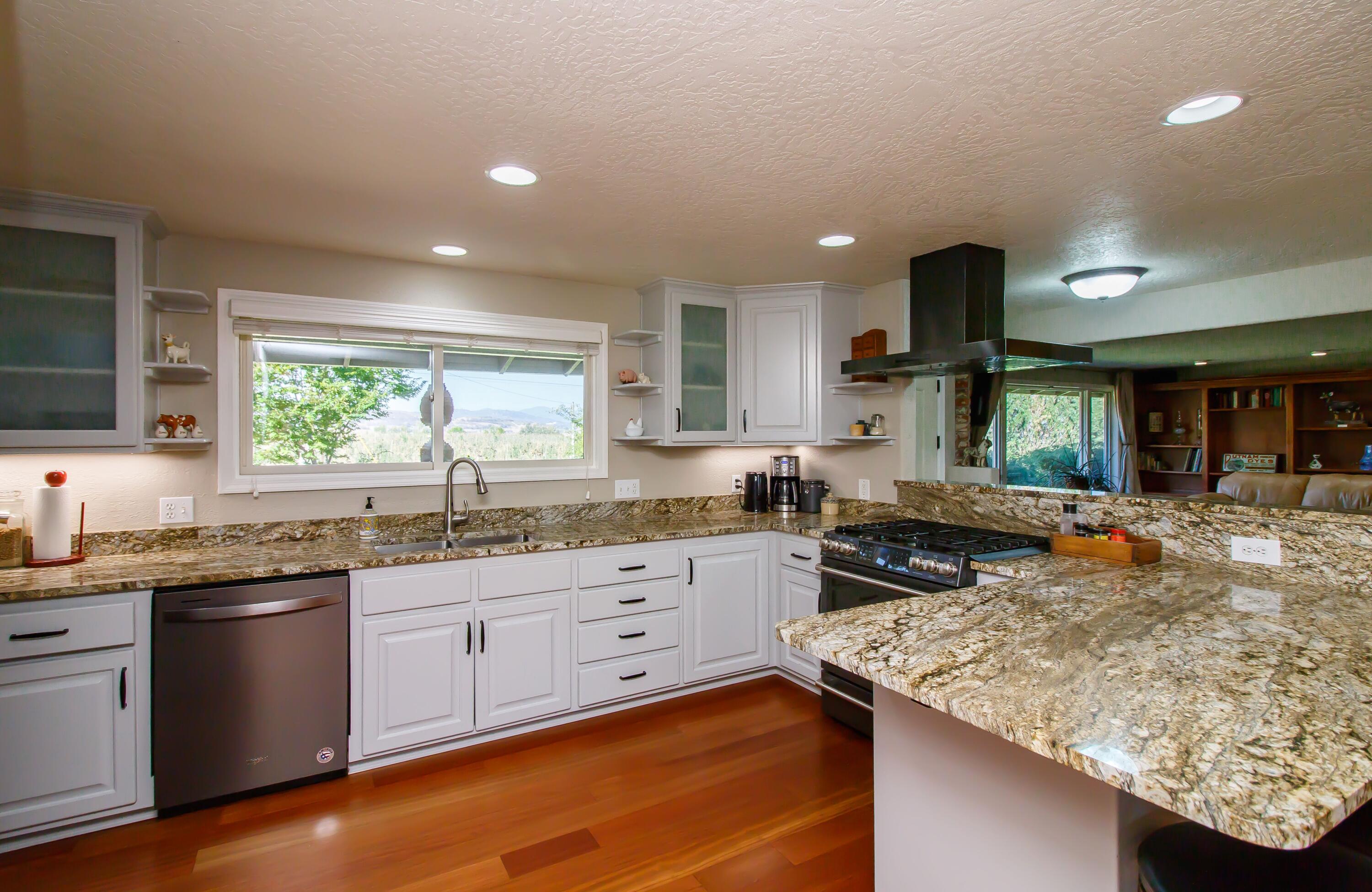 3685 Coleman Creek Road Medford, OR 97501 - Photo 11 of 54 cole 10