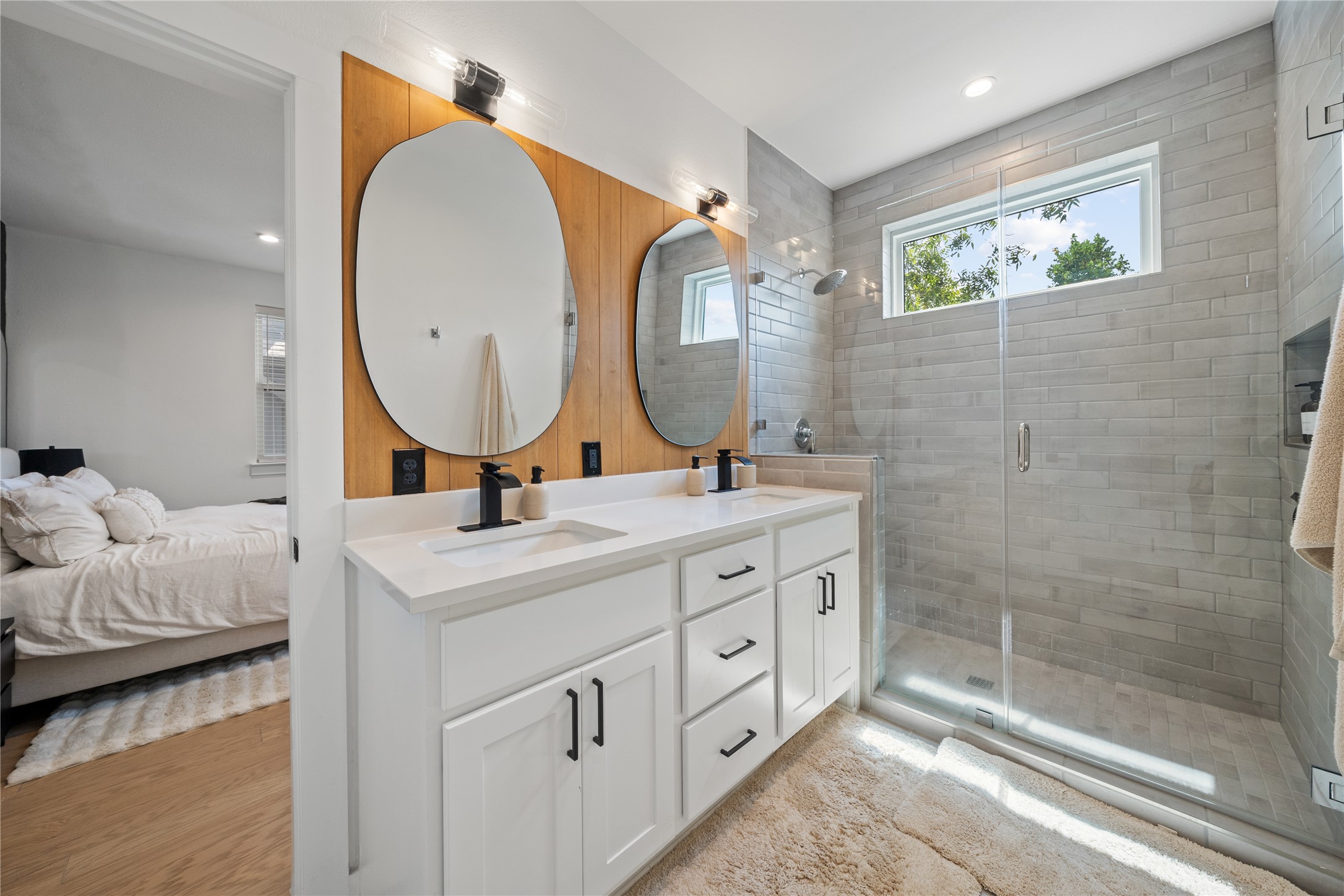 5701 Tura Lane, Unit 1 Austin, TX 78721 - Photo 12 of 23 Primary Bathroom