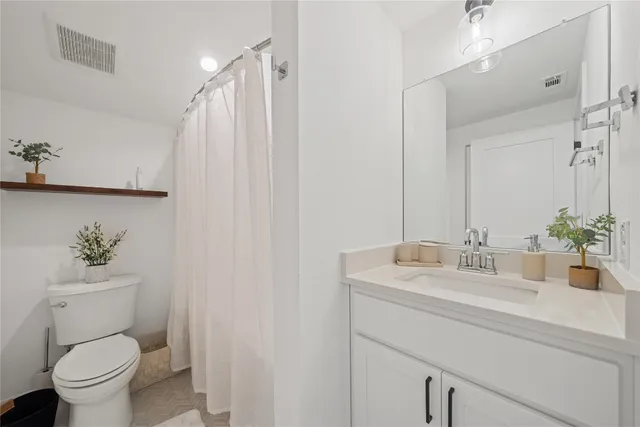 $725,000 | 5701 Tura Lane, Unit 1, Austin, TX 78721