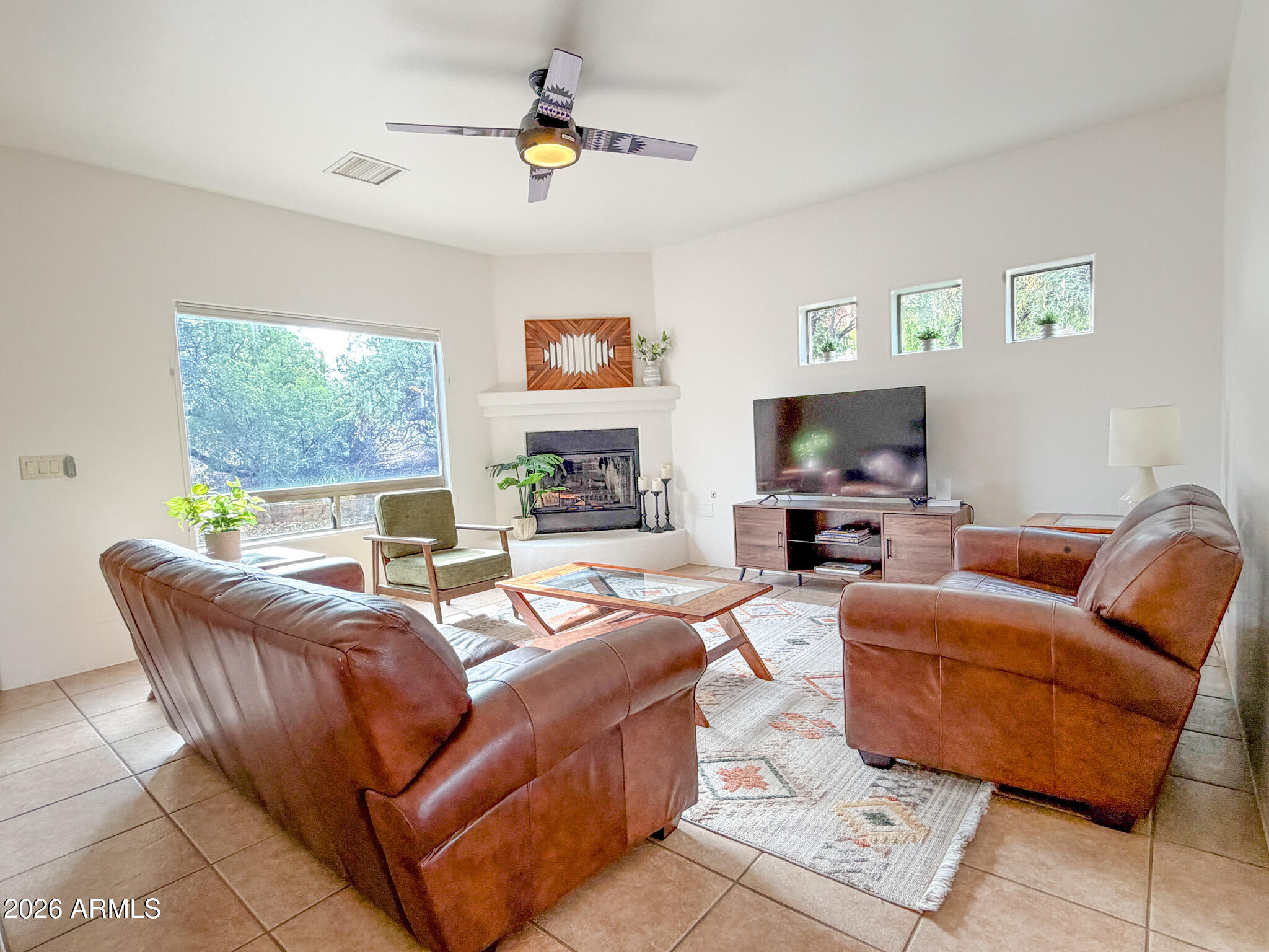 5600 North Laura Lane Rimrock, AZ 86335 - Photo 4 of 33 Living Room