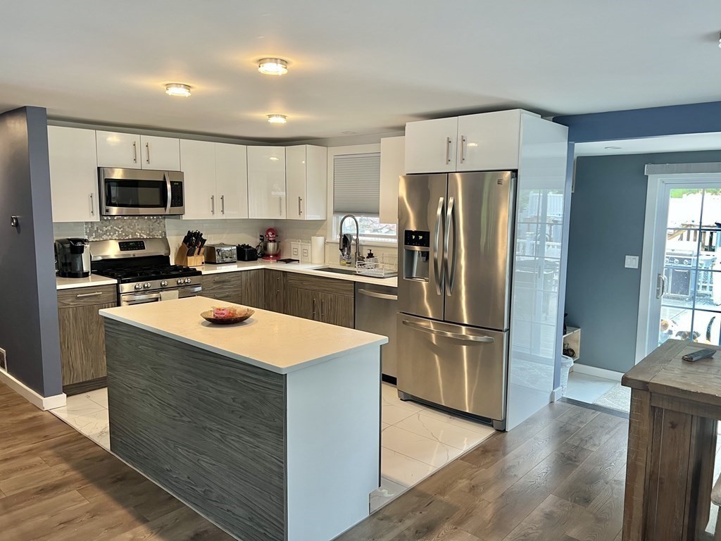 93 Hobson Street Saugus, MA 01906 - Photo 15 of 25