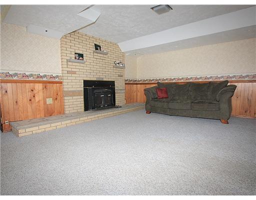 1220 Oakridge Road McDonald, PA 15057 - Photo 8 of 12 Den/Family/Great Room.
