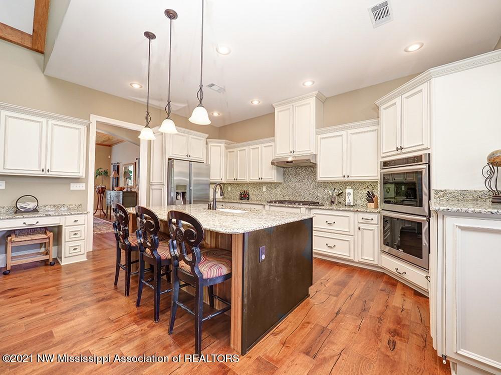 4722 Malone Road Olive Branch, MS 38654 - Photo 7 of 32 Kitchen