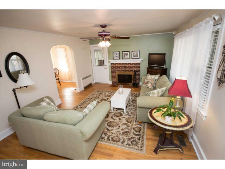 4519 Yates Road Bensalem, PA 19020 - Photo 6 of 25 Living Room