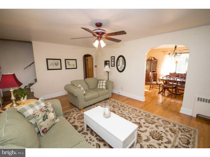 4519 Yates Road Bensalem, PA 19020 - Photo 8 of 25 Living Room