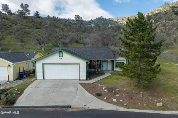 $319,900 | 21276 White Pine Drive, Unit 39, Tehachapi, CA 93561
