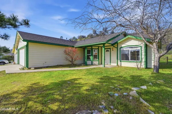 $319,900 | 21276 White Pine Drive, Unit 39, Tehachapi, CA 93561