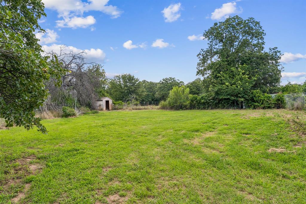 139 Cedar Drive Azle, TX 76020 - Photo 25 of 31