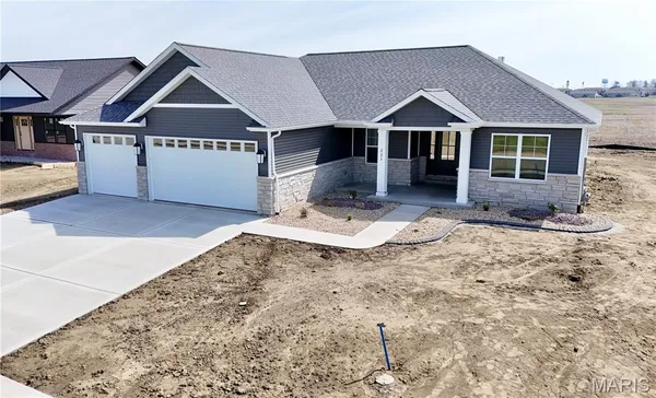 $549,000 | 221 George Bush Boulevard, Troy, IL 62294