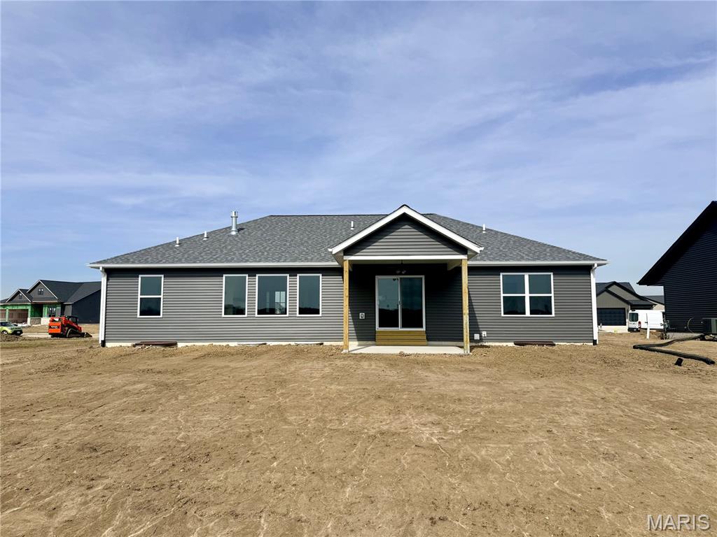 221 George Bush Boulevard Troy, IL 62294 - Photo 8 of 92