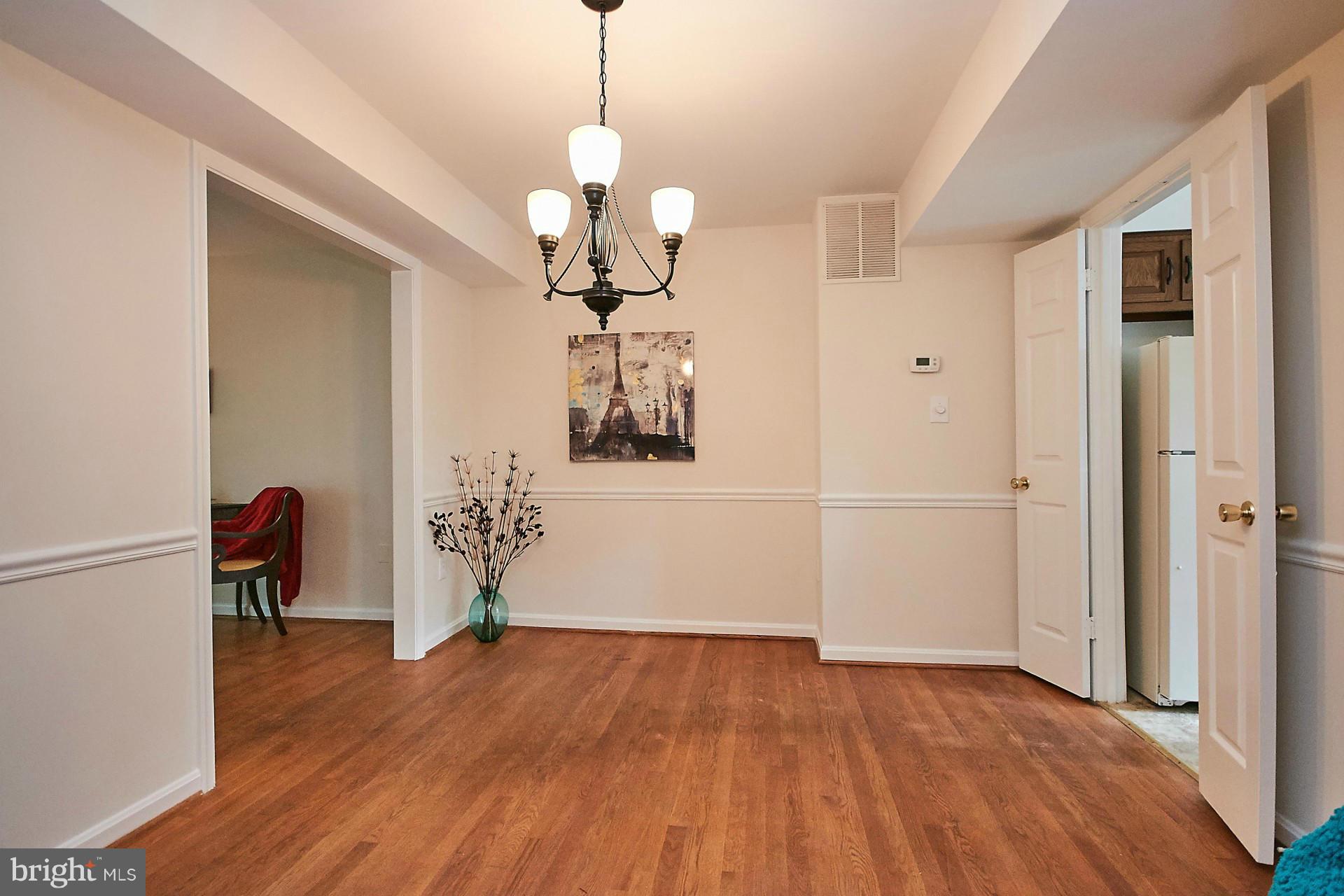 5264 Leestone Court Springfield, VA 22151 - Photo 11 of 30 a view of a livingroom with wooden floor