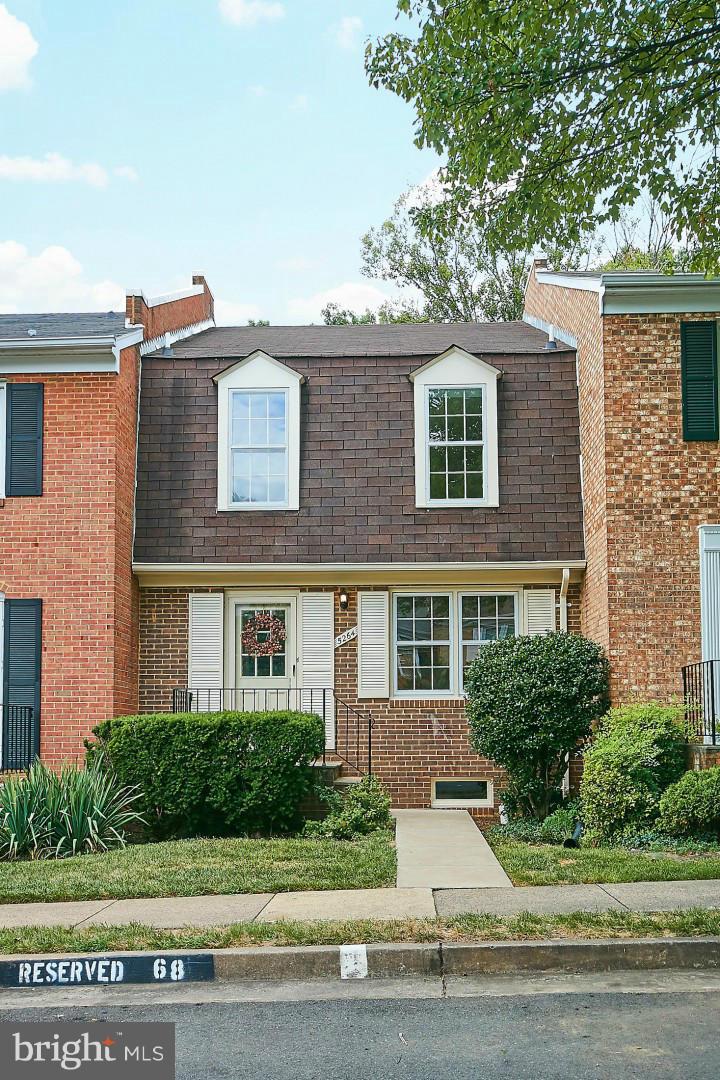 5264 Leestone Court Springfield, VA 22151 - Photo 3 of 30 front view of a building