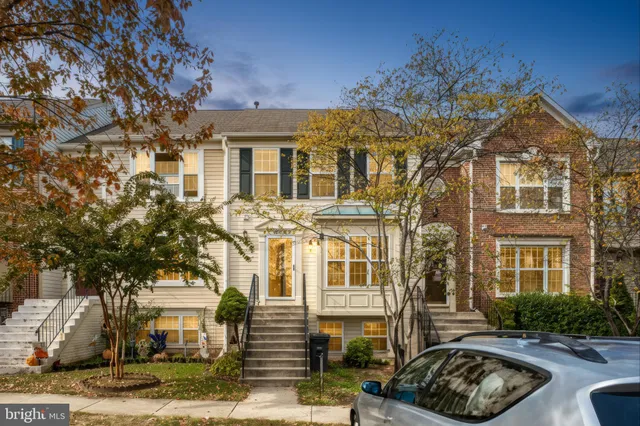 $529,900 | 22078 Manning Square, Sterling, VA 20166