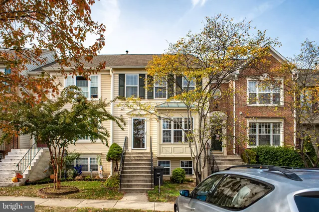 $529,900 | 22078 Manning Square, Sterling, VA 20166